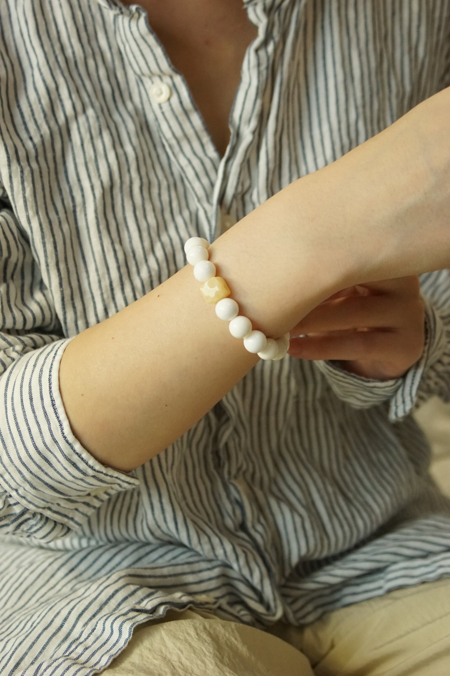 Matte Shell Beads Bracelet