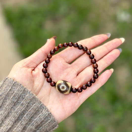 Rosewood Three-eyed Dzi Bracelet